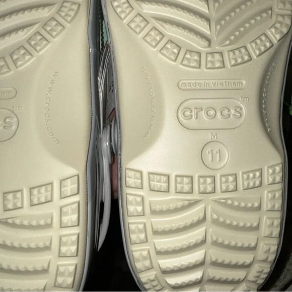 CROCS Mandalorian Baby Yoda NWT - Picture 6 of 14